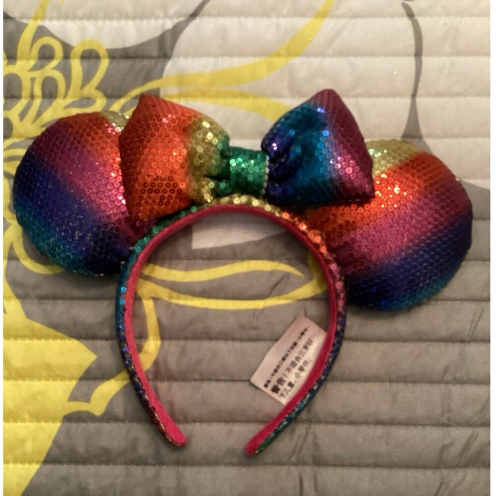 NWOT Disney Parks Rainbow Sequin Minnie Mouse Ears Headband